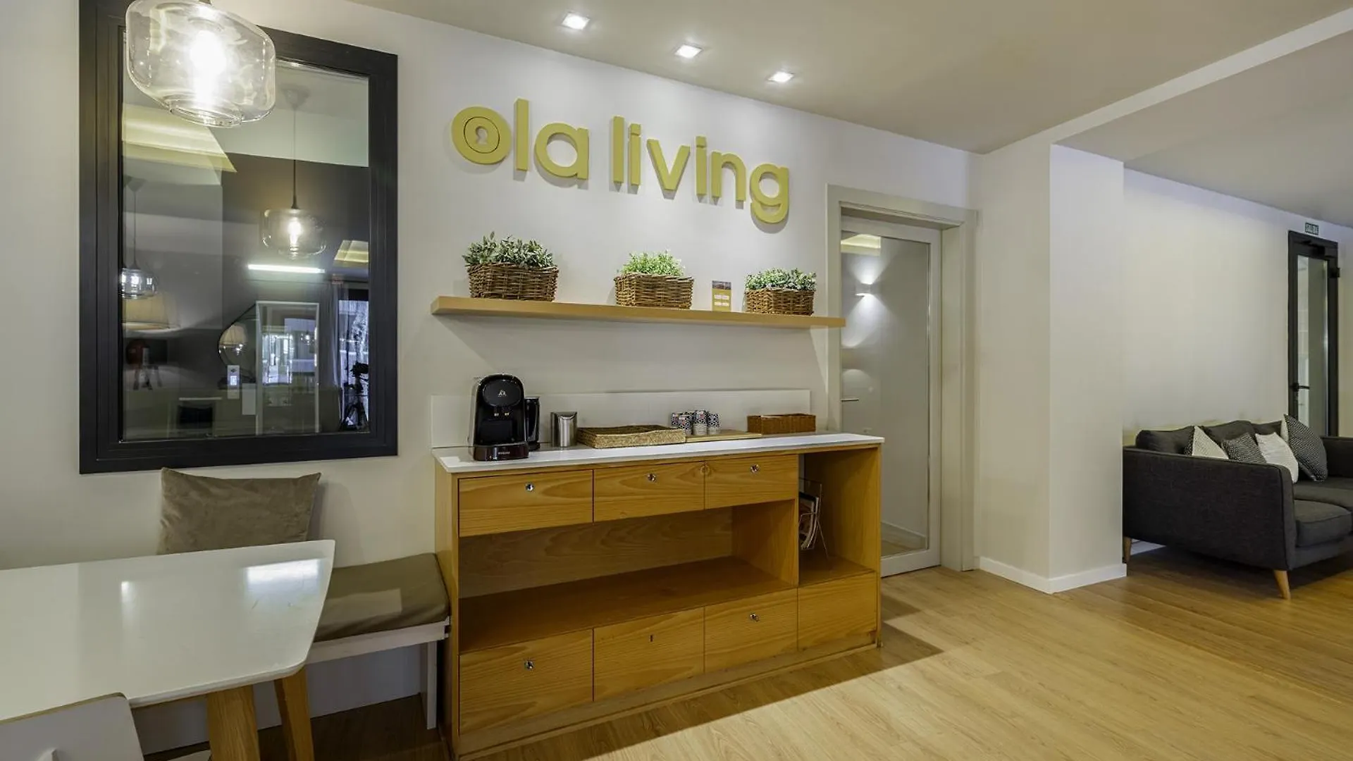 Ola Living Hostal Diagonal Barcelona