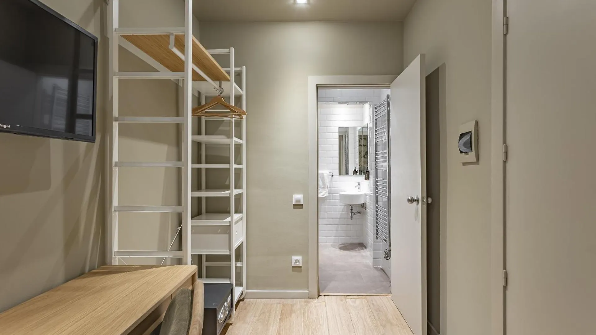 Ola Living Hostal Diagonal Barcelona