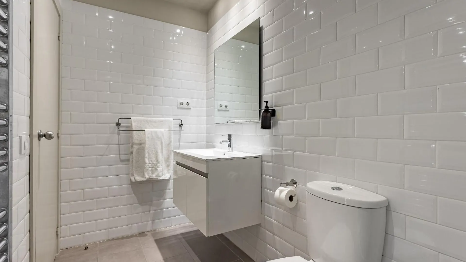 Ola Living Hostal Diagonal Barcelona