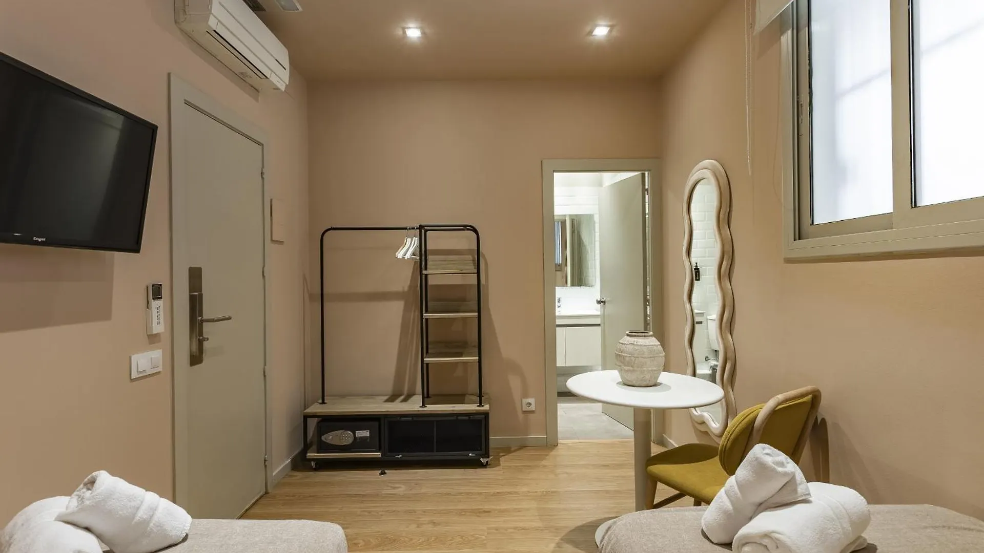 Ola Living Hostal Diagonal Barcelona 0*,  Spanje
