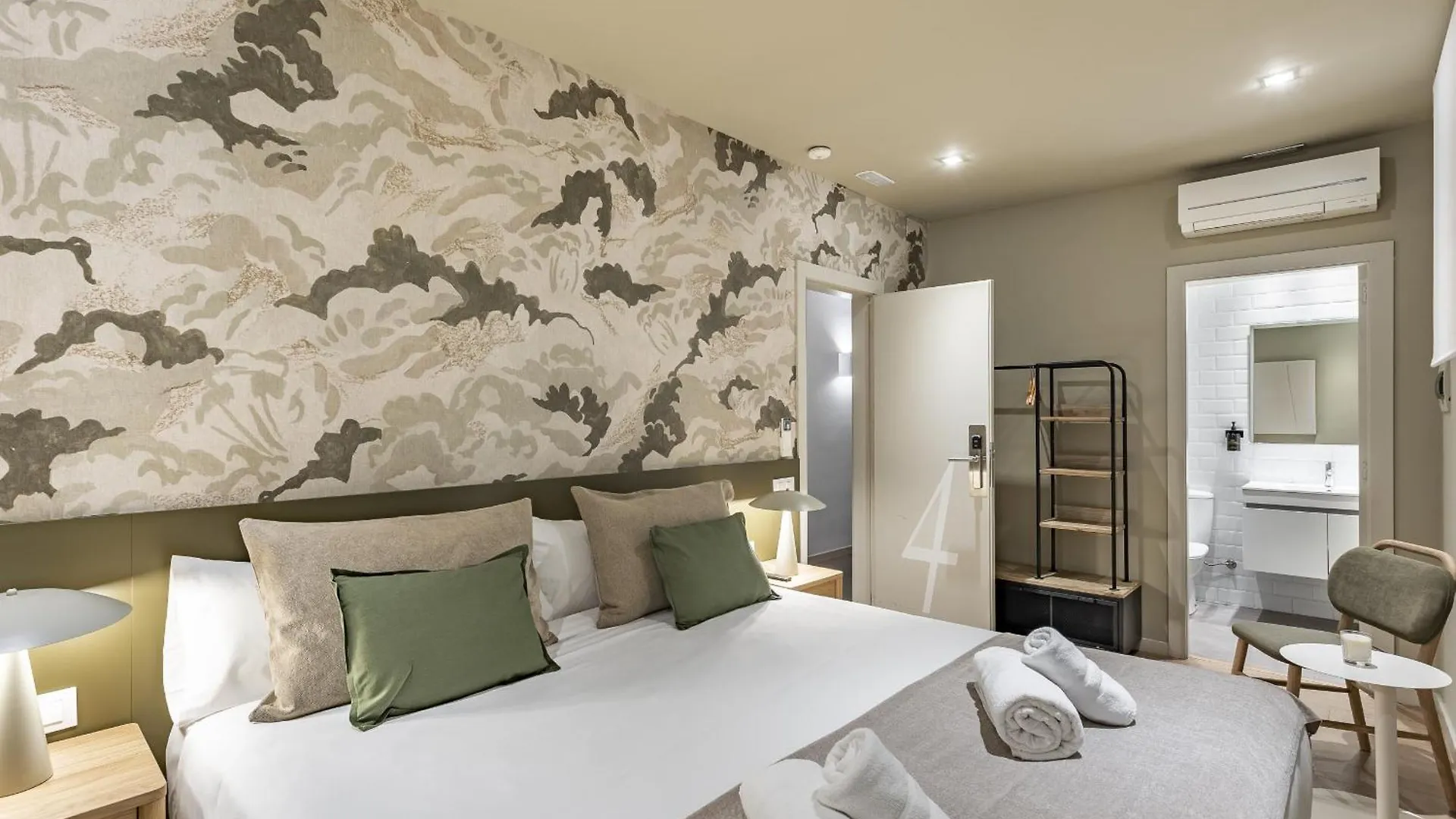 Ola Living Hostal Diagonal 바르셀로나 0*,
