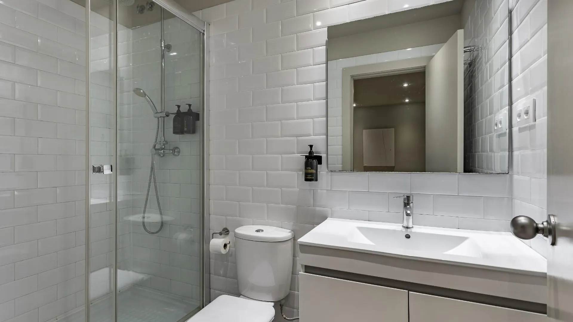 게스트하우스 Ola Living Hostal Diagonal 바르셀로나 스페인