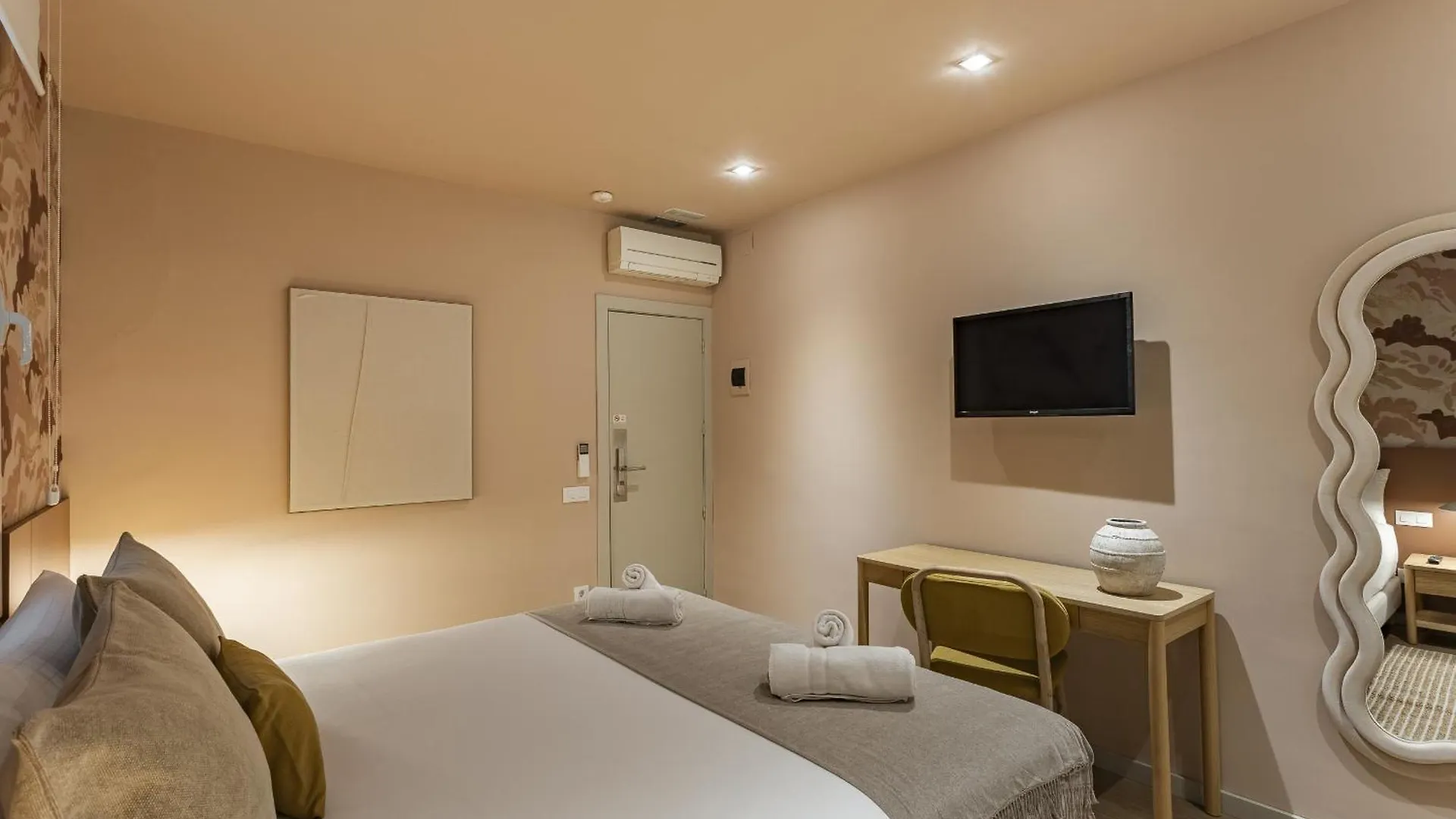 Ola Living Hostal Diagonal Barcelona