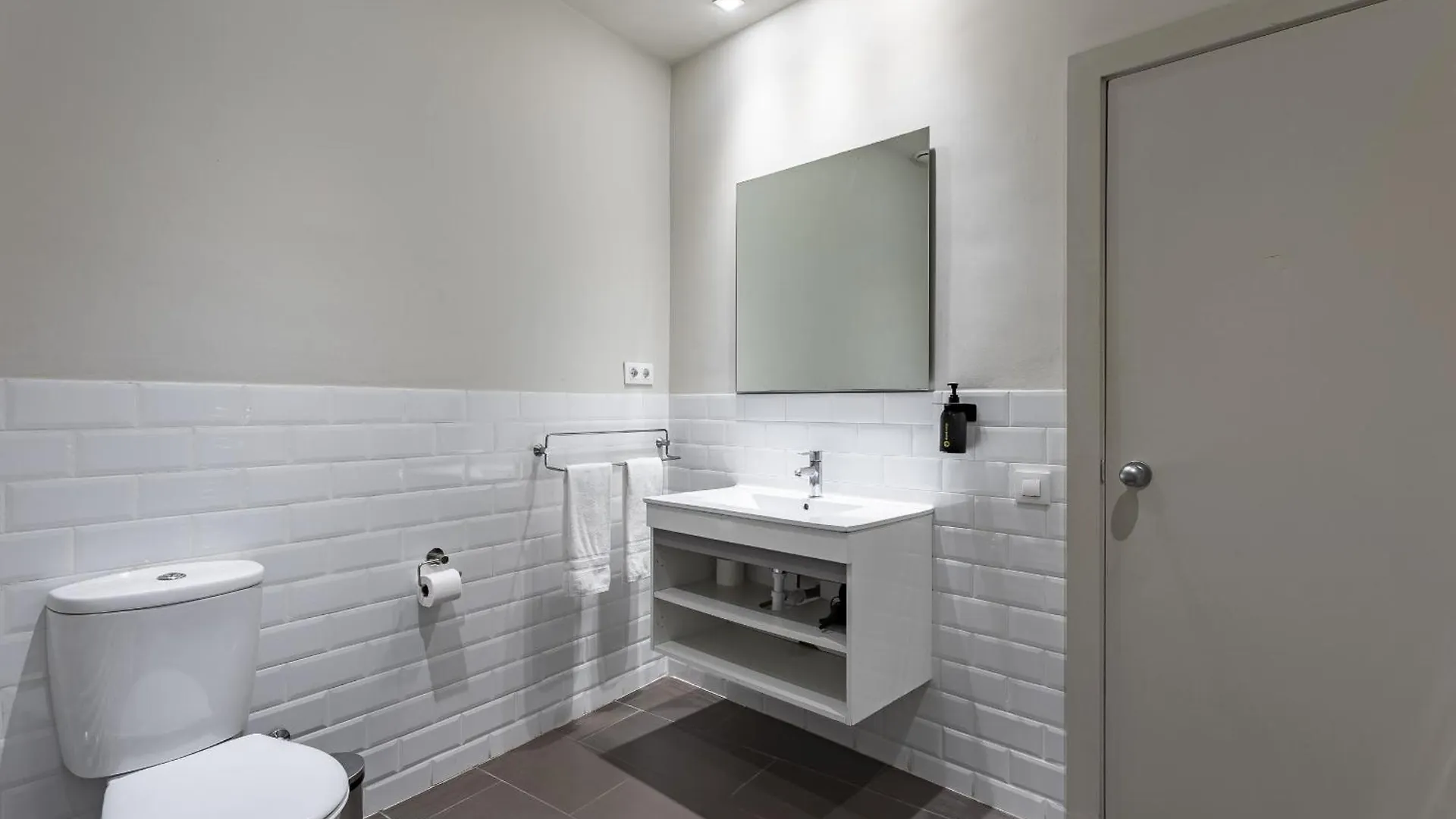 Ola Living Hostal Diagonal Barcelona Spanje