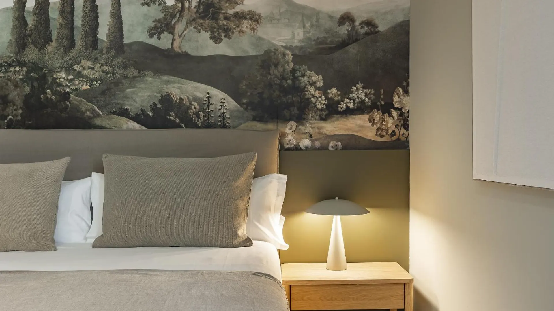 Ola Living Hostal Diagonal Barcelona