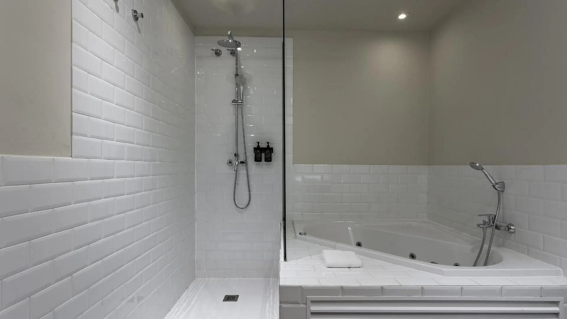 Ola Living Hostal Diagonal Barcelona Spanje