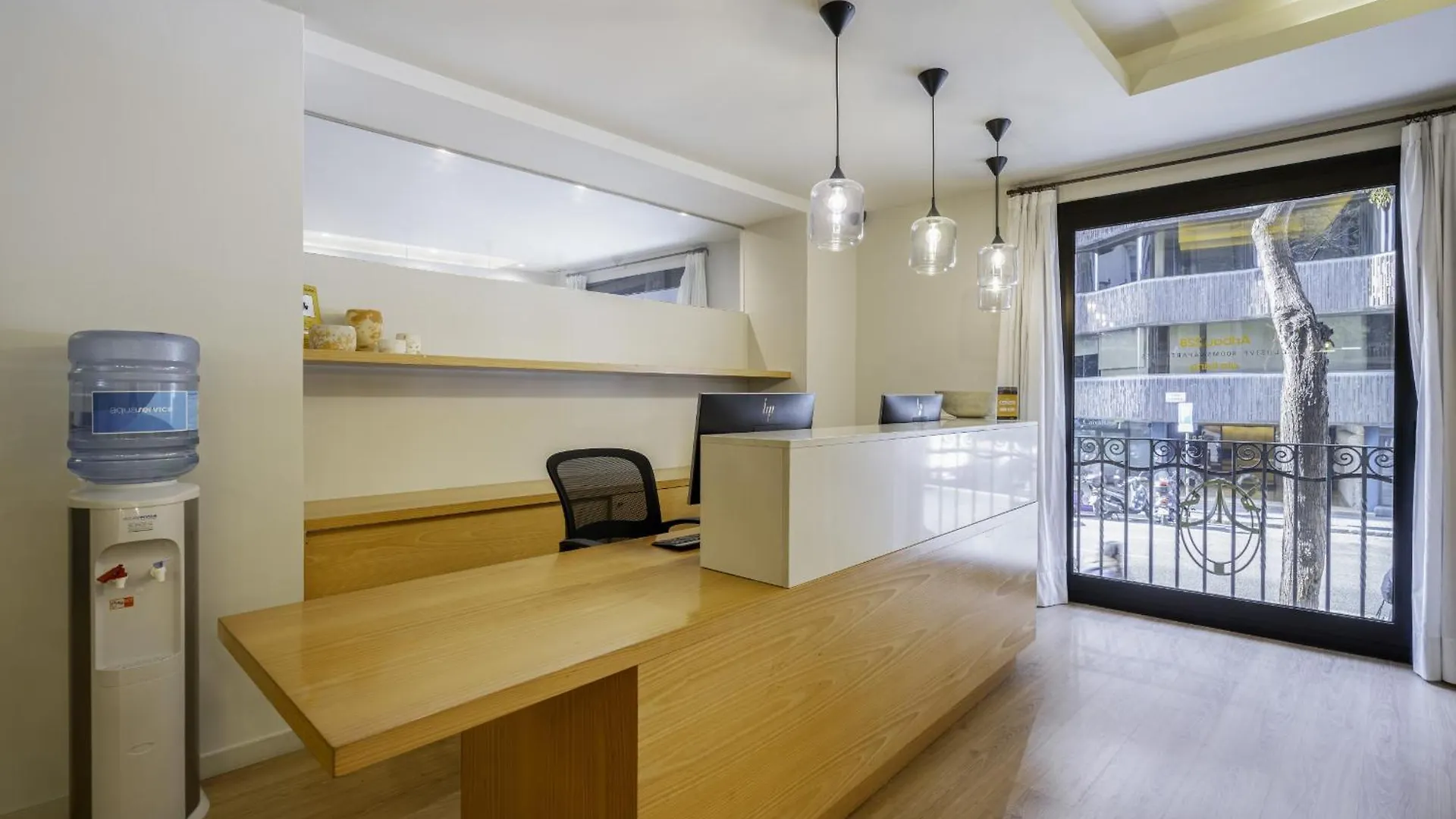 Ola Living Hostal Diagonal 바르셀로나