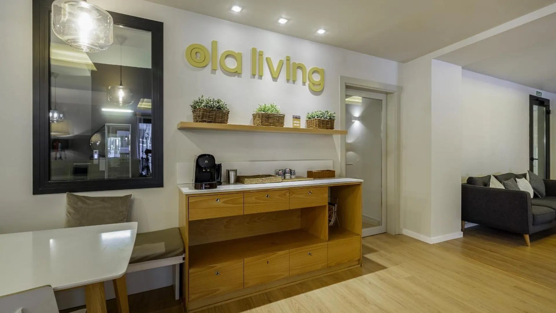Ola Living Hostal Diagonal 바르셀로나