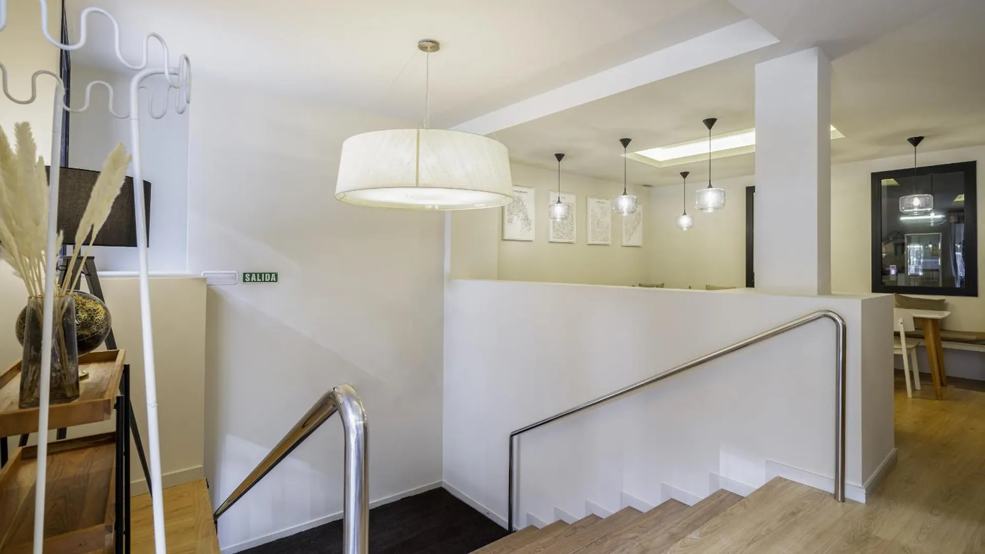 Ola Living Hostal Diagonal Barcelona 0*,